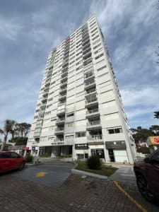 OPORTUNIDAD DE INVERSION COMPRA TU APARTAMENTO FINANCIADO EN 45 CUOTAS 2 DORMITORIOS EN AVDA ROOSEVET PUNTA DEL ESTE  -