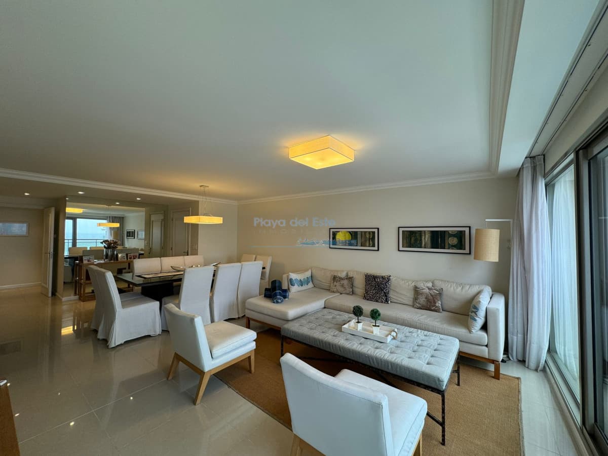 Apartamento en alquiler de temporada de 3 dormitorios en Torre Imperiale , Punta del este , Playa Brava  - Inmobiliaria Playa del Este
