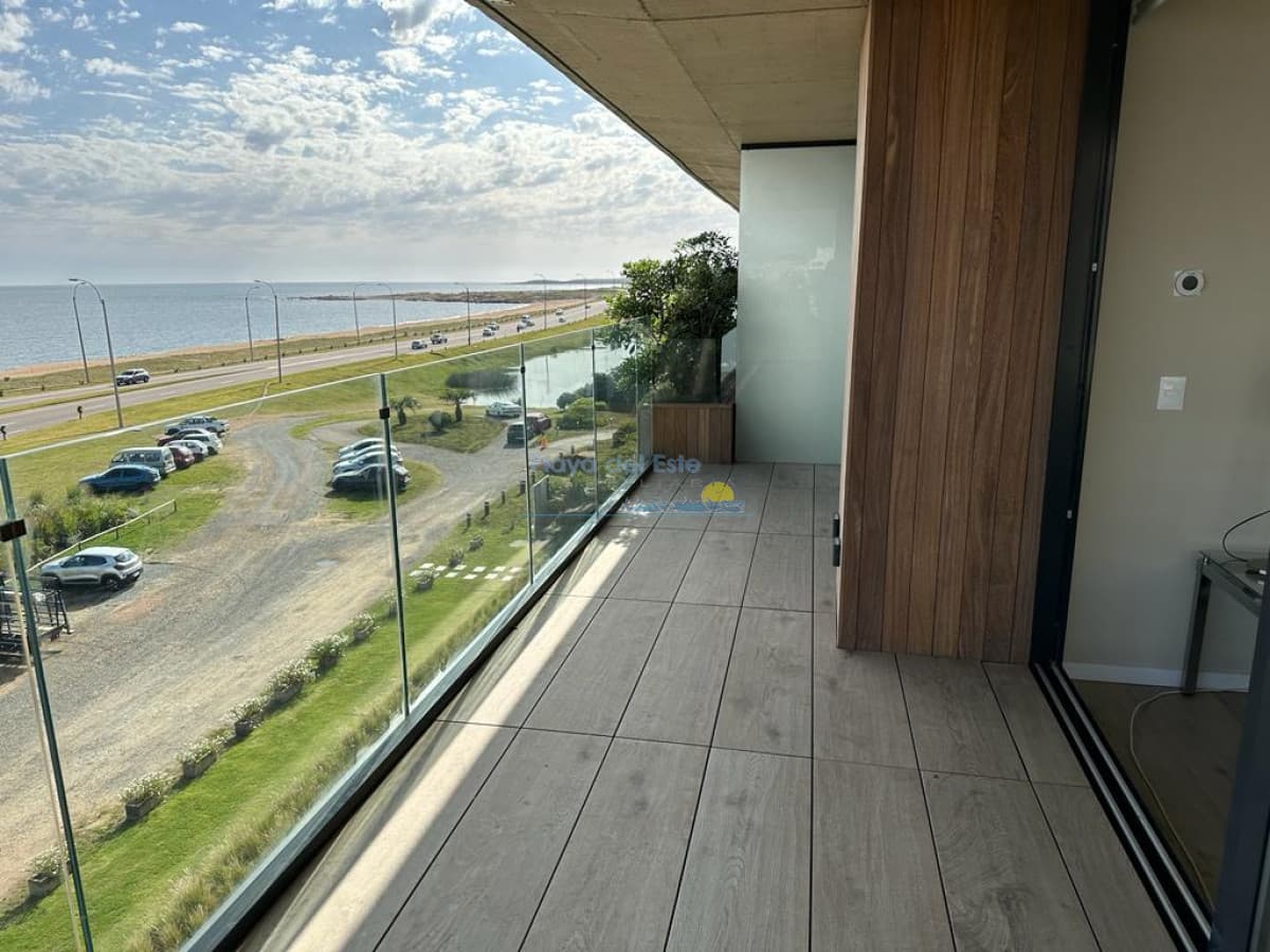 Apartamento de 3 dormitorios en Wallmer Lagoon , Punta del este , Playa Mansa  - Inmobiliaria Playa del Este