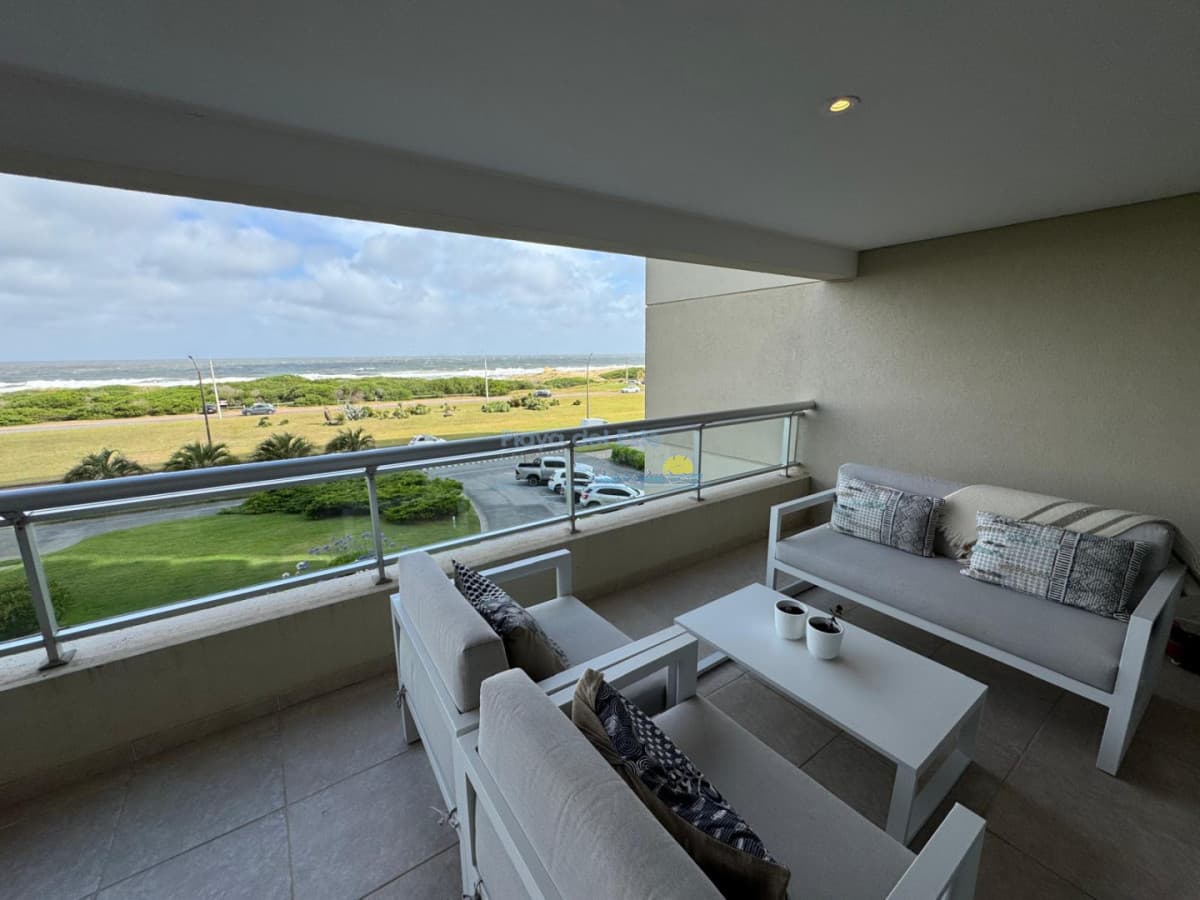 Apartamento en alquiler temporal de 4 dormitorios en Torre Lobos , Punta del este  - Inmobiliaria Playa del Este