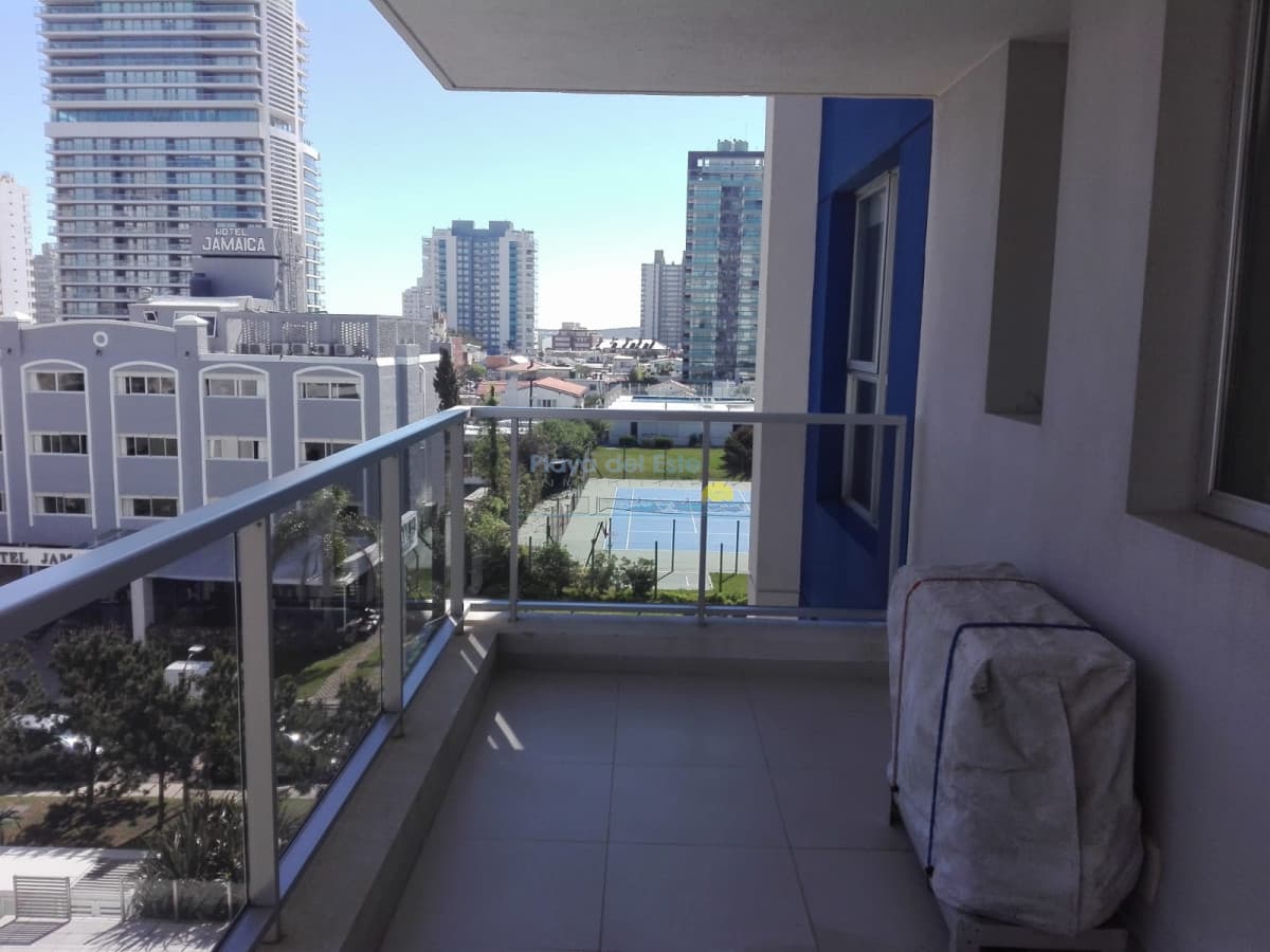 Apartamento de 2 dormitorio en alquiler temporal en Punta del este , Playa brava  - Inmobiliaria Playa del Este