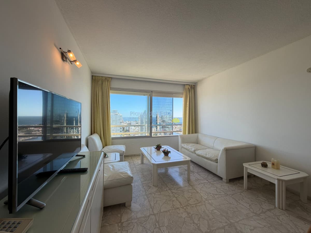 Apartamento en Venta en  Punta del este de 1 dormitorios  en Península , Gorlero  - Inmobiliaria Playa del Este