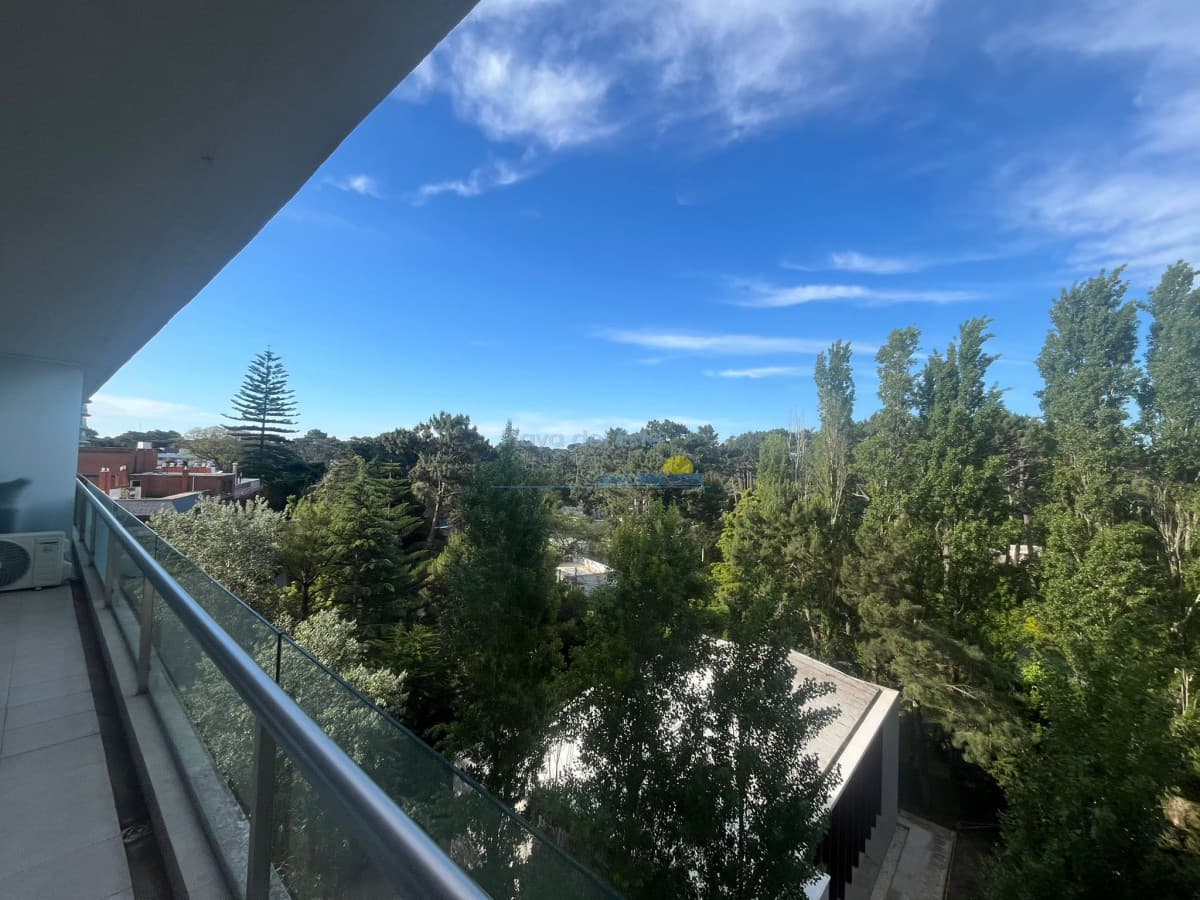 Apartamento en Venta de 2 dormitorios en edificio be Punta , Punta del este , Playa Brava  - Inmobiliaria Playa del Este