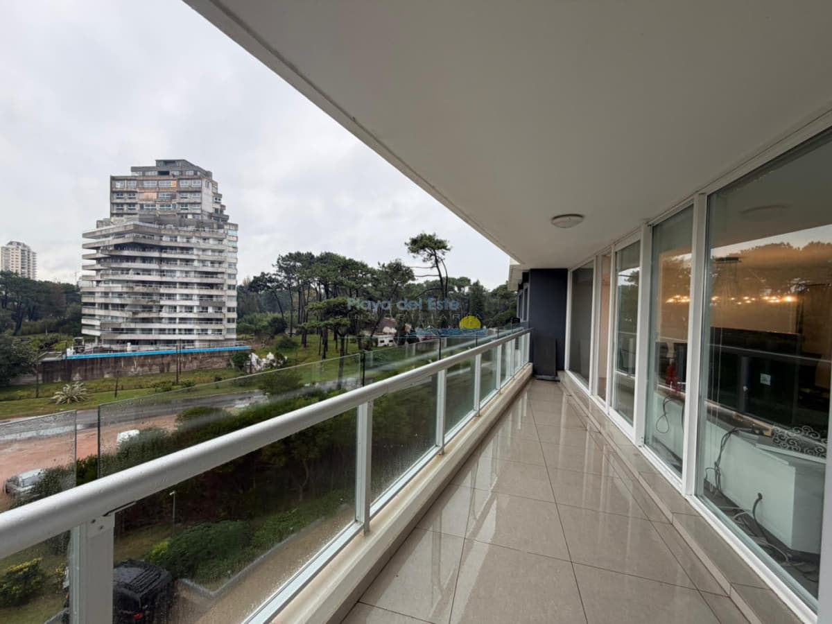 Apartamento en Venta de 4 dormitorios en Torre ONE , Punta del este . Playa Brava , Roosevelt - Inmobiliaria Playa del Este