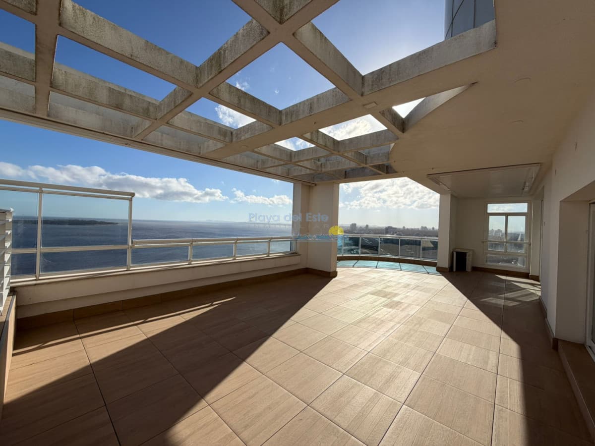 Penthouse en Venta en Torre Millenium , Pernera linea de Playa Mansa , Punta del este  - Inmobiliaria Playa del Este