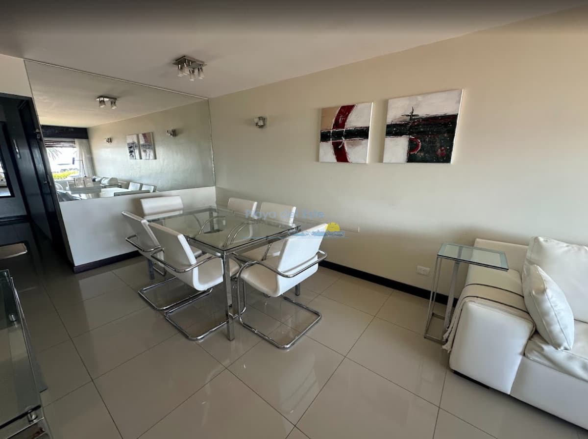 Apartamento en alquiler temporal de 2 dormitorios en Punta del este , Playa mansa , península  - Inmobiliaria Playa del Este