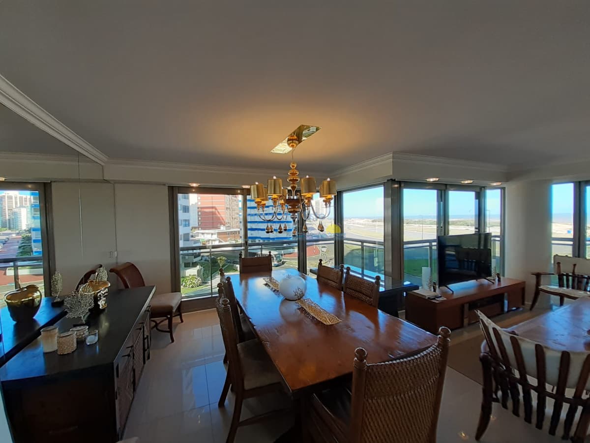 Apartamento en venta de 3 dormitorios en Torre imperiale  , Punta del este , Playa Brava  - Inmobiliaria Playa del Este