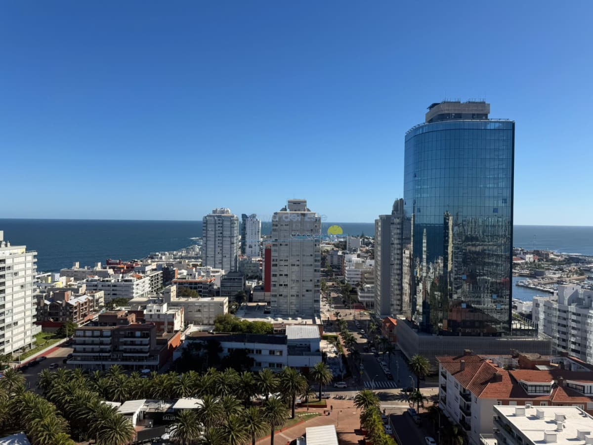 Apartamento en Venta en  Punta del este de 1 dormitorios  en Península , Gorlero  - Inmobiliaria Playa del Este
