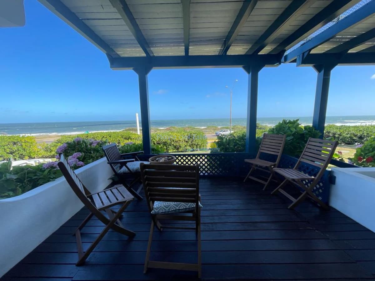 Apartamento duplex en alquiler de temporada de 2 dormitorios en Punta del este  - Inmobiliaria Playa del Este