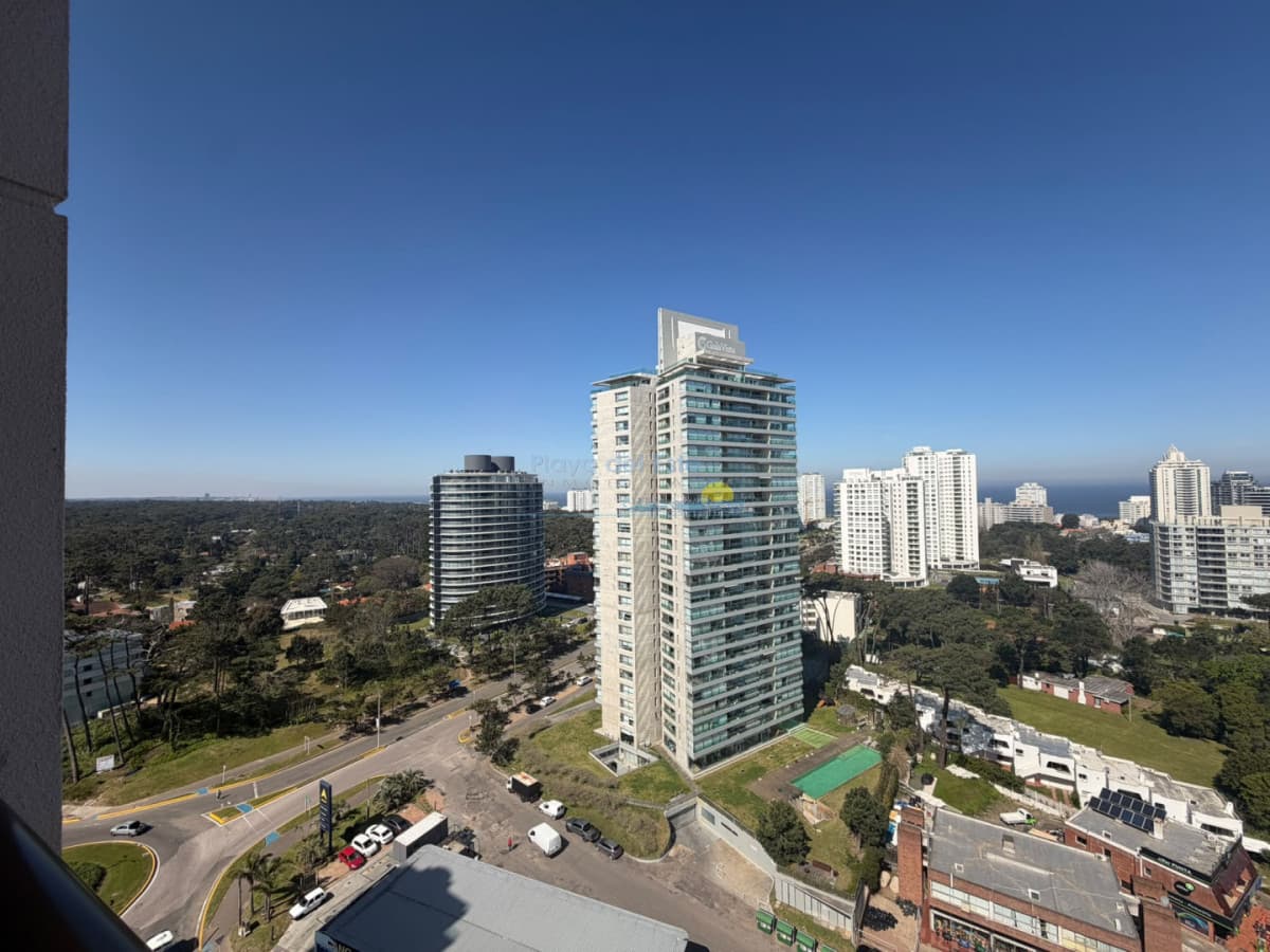 Apartamento en alquiler de 2 dormitorios en Punta del este  - Inmobiliaria Playa del Este