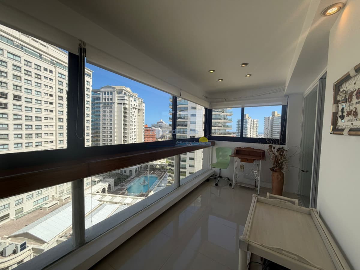 Apartamento en venta de 2 dormitorios en Punta del este , Playa brava  - Inmobiliaria Playa del Este