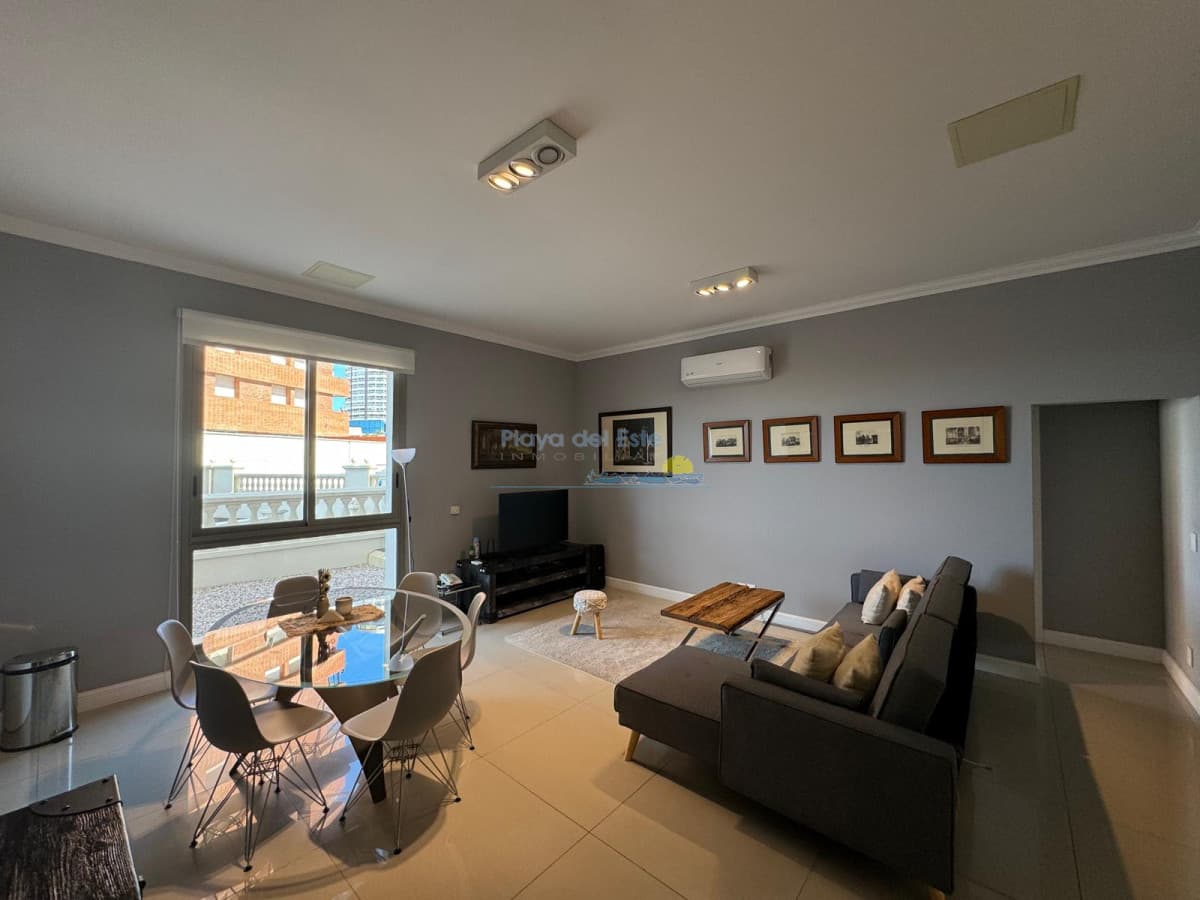 Apartamento en Alquiler de temporada de 1 dormitorio en Torre Imperiale , Punta del este , Playa brava , frente al mar  - Inmobiliaria Playa del Este