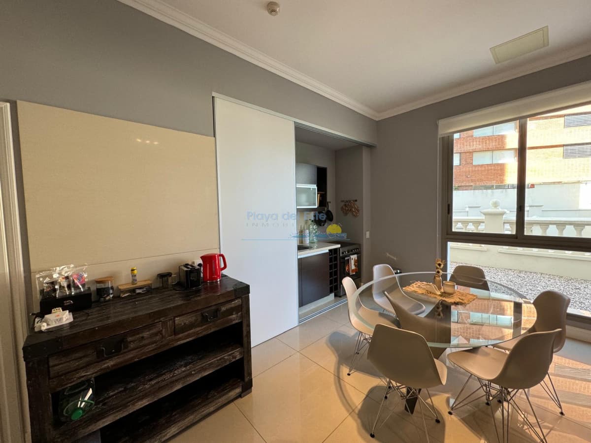 Apartamento en Alquiler de temporada de 1 dormitorio en Torre Imperiale , Punta del este , Playa brava , frente al mar  - Inmobiliaria Playa del Este
