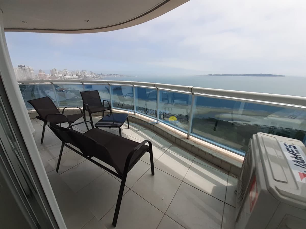 Apartamento en Venta de 3 Dormitorios en Punta del este , Playa Mansa , Torre Millenium , Vista al mar  - Inmobiliaria Playa del Este