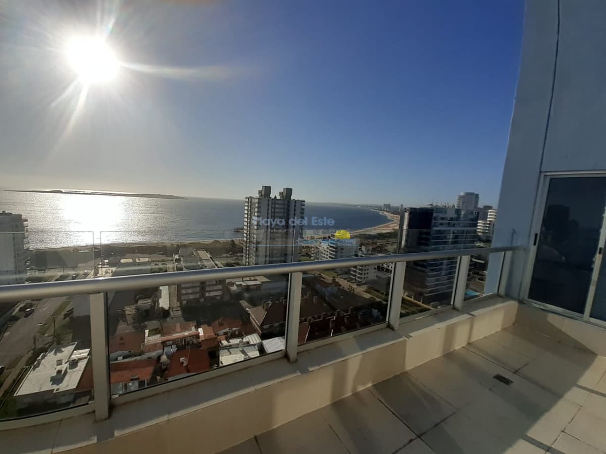 Pent house con vista directa a playa mansa  - Inmobiliaria Playa del Este