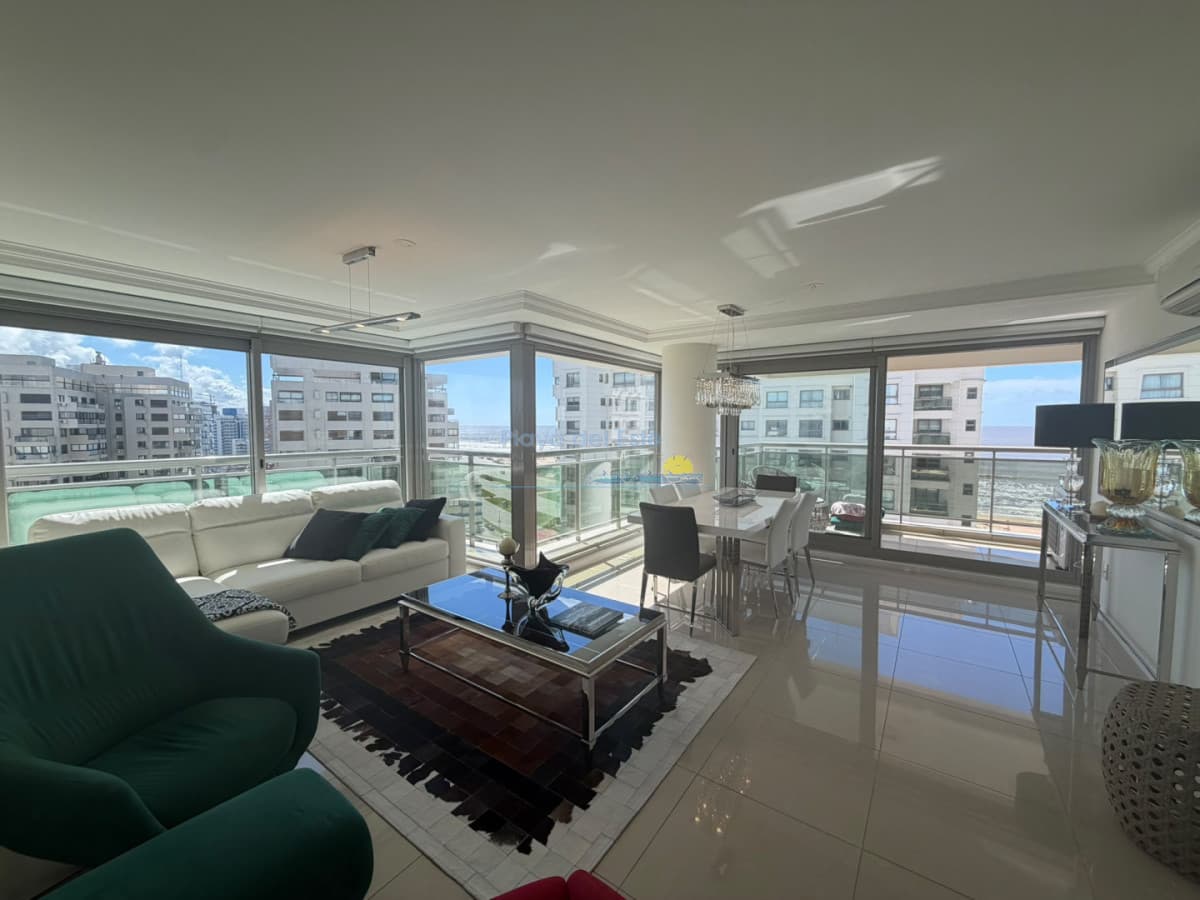 Apartamento de 2 dormitorios en venta en Torre Imperiale , Punta del este , Playa brava  - Inmobiliaria Playa del Este