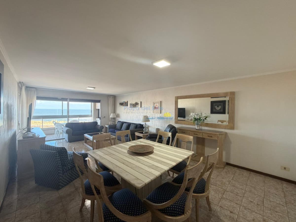 Apartamento de 3 dormitorios en alquiler anual e invernal , Punta del este  - Inmobiliaria Playa del Este