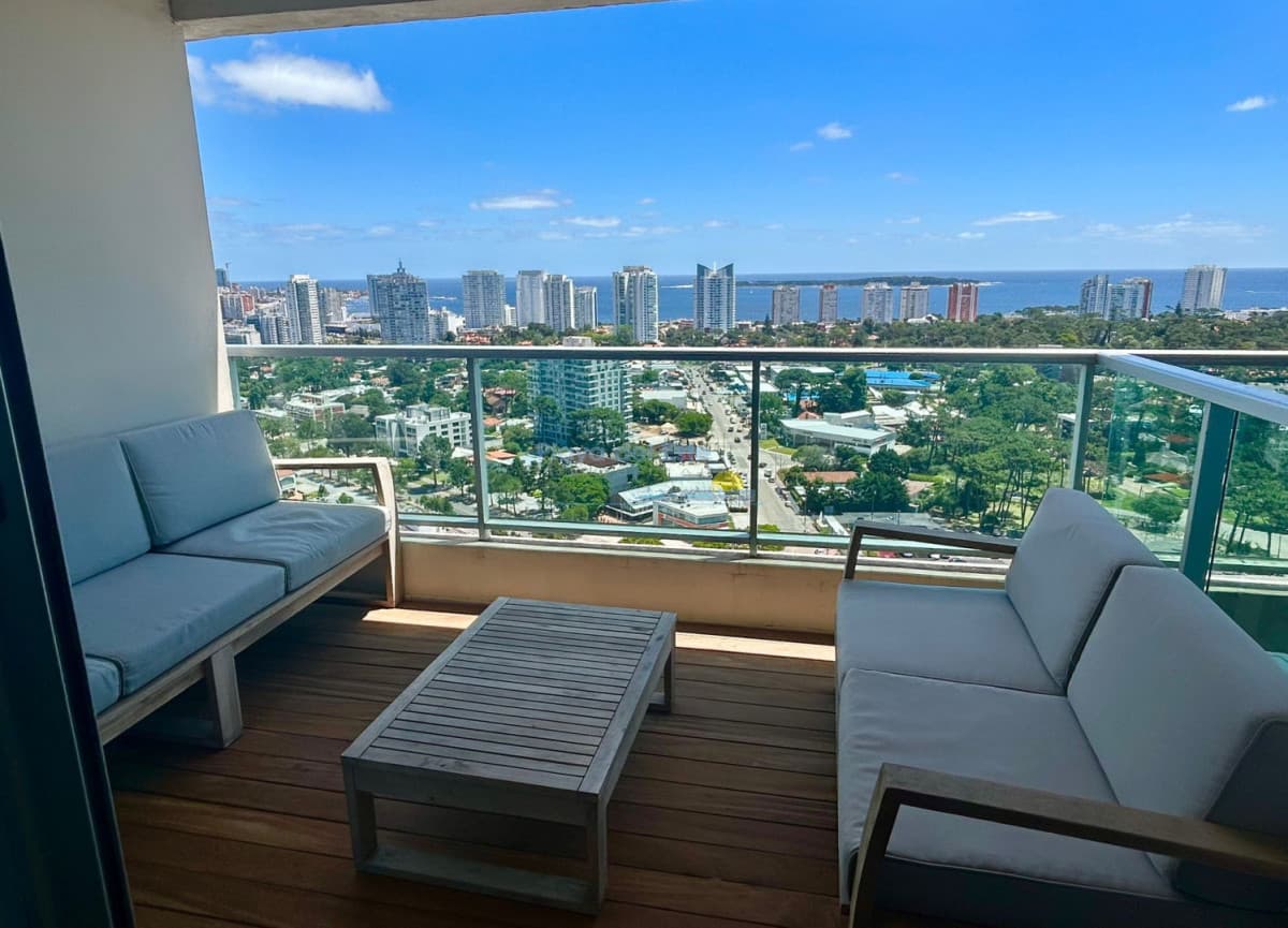 Apartamento en venta de 1 dormitorio en Punta del este , Playa brava , Torre con servicios , Gala vista  - Inmobiliaria Playa del Este