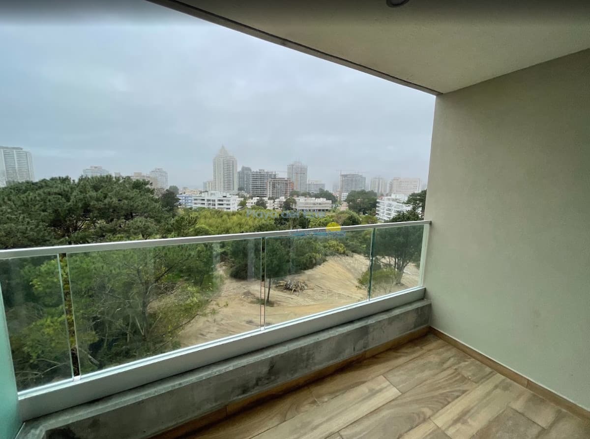 Apartamento en venta de 1 dormitorio y medio en Punta del este , playa brava  - Inmobiliaria Playa del Este