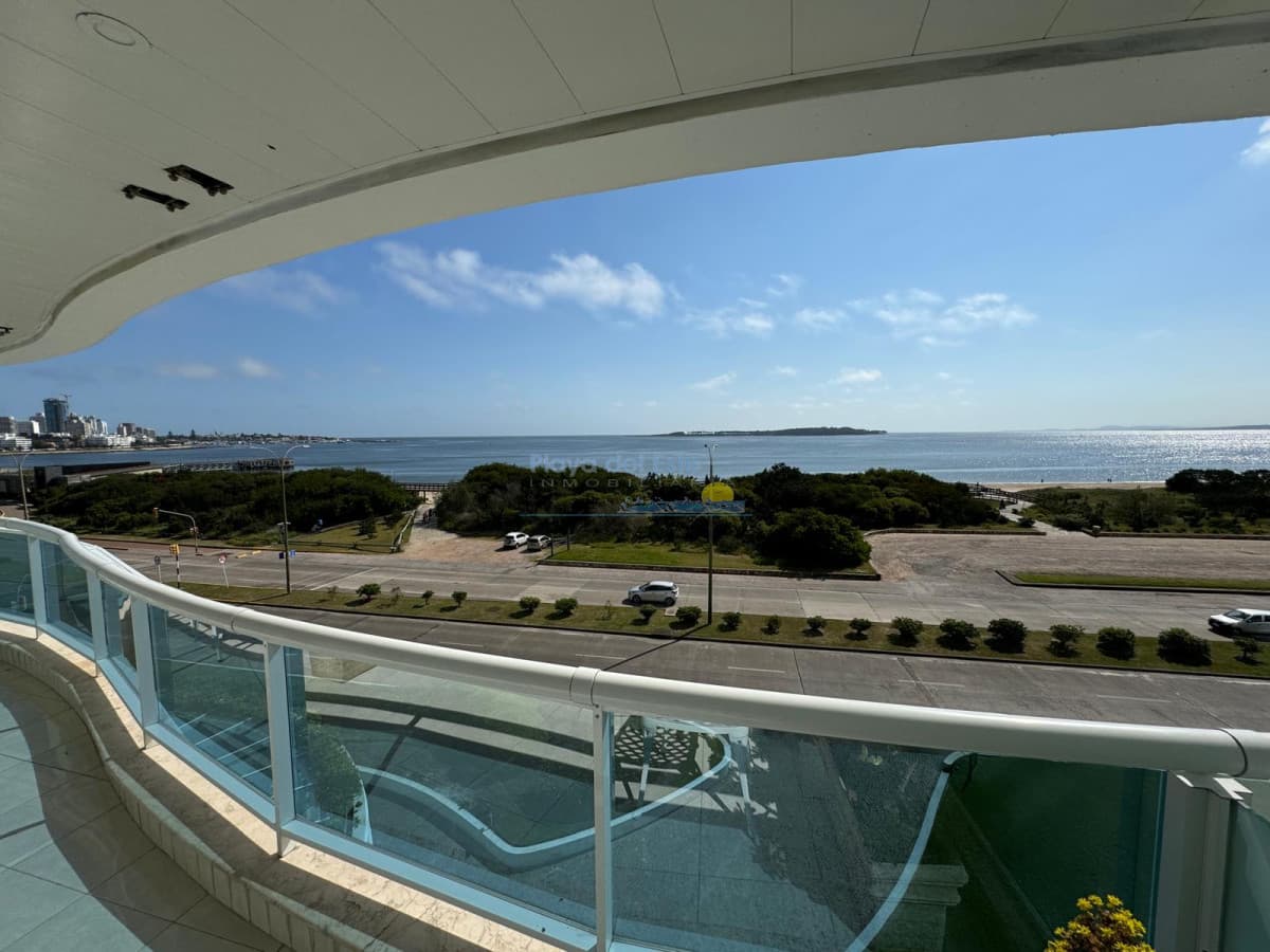 Apartamento en Mansa, 3 dormitorios * - Inmobiliaria Playa del Este