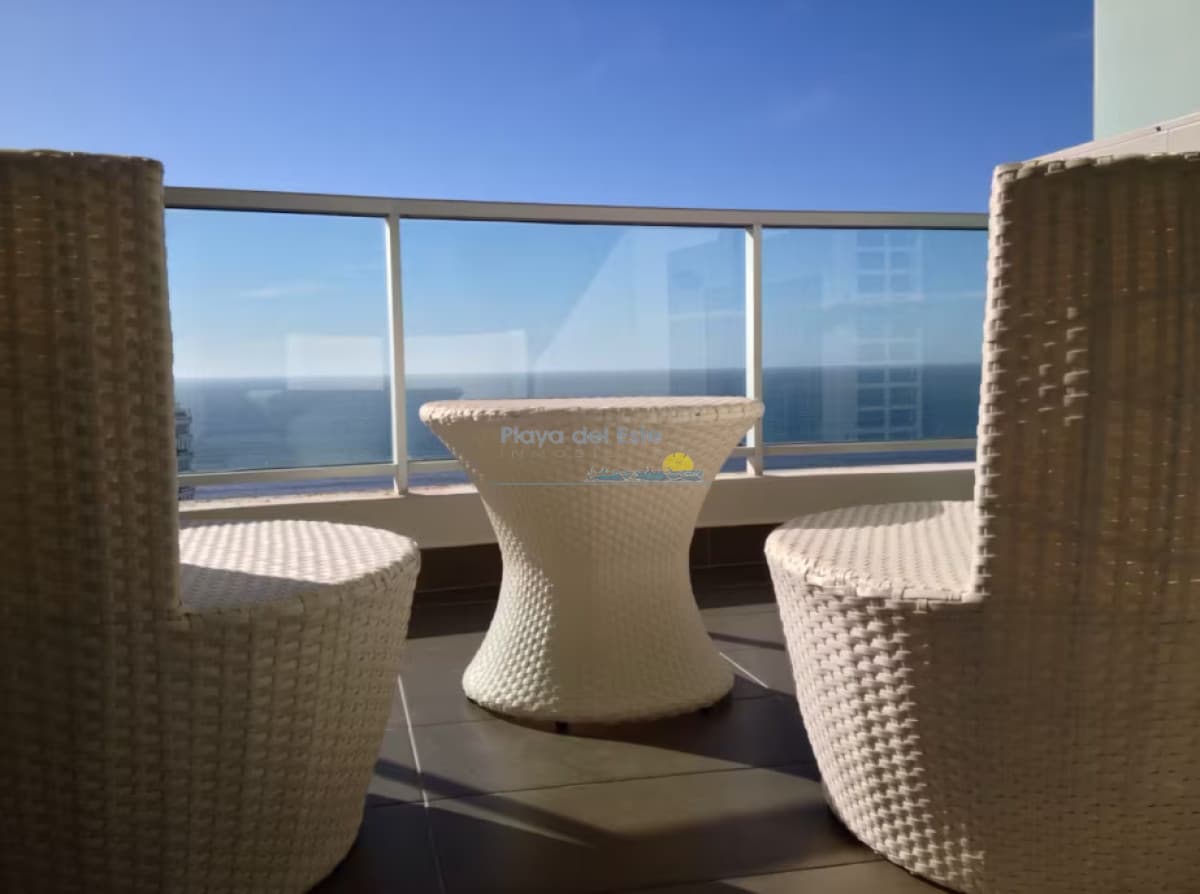 En Venta  Apartamento de 3 dormitorios en Punta del este , Playa brava , Wind tower  - Inmobiliaria Playa del Este