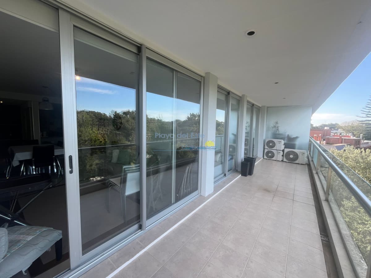 Apartamento en Venta de 2 dormitorios en edificio be Punta , Punta del este , Playa Brava  - Inmobiliaria Playa del Este