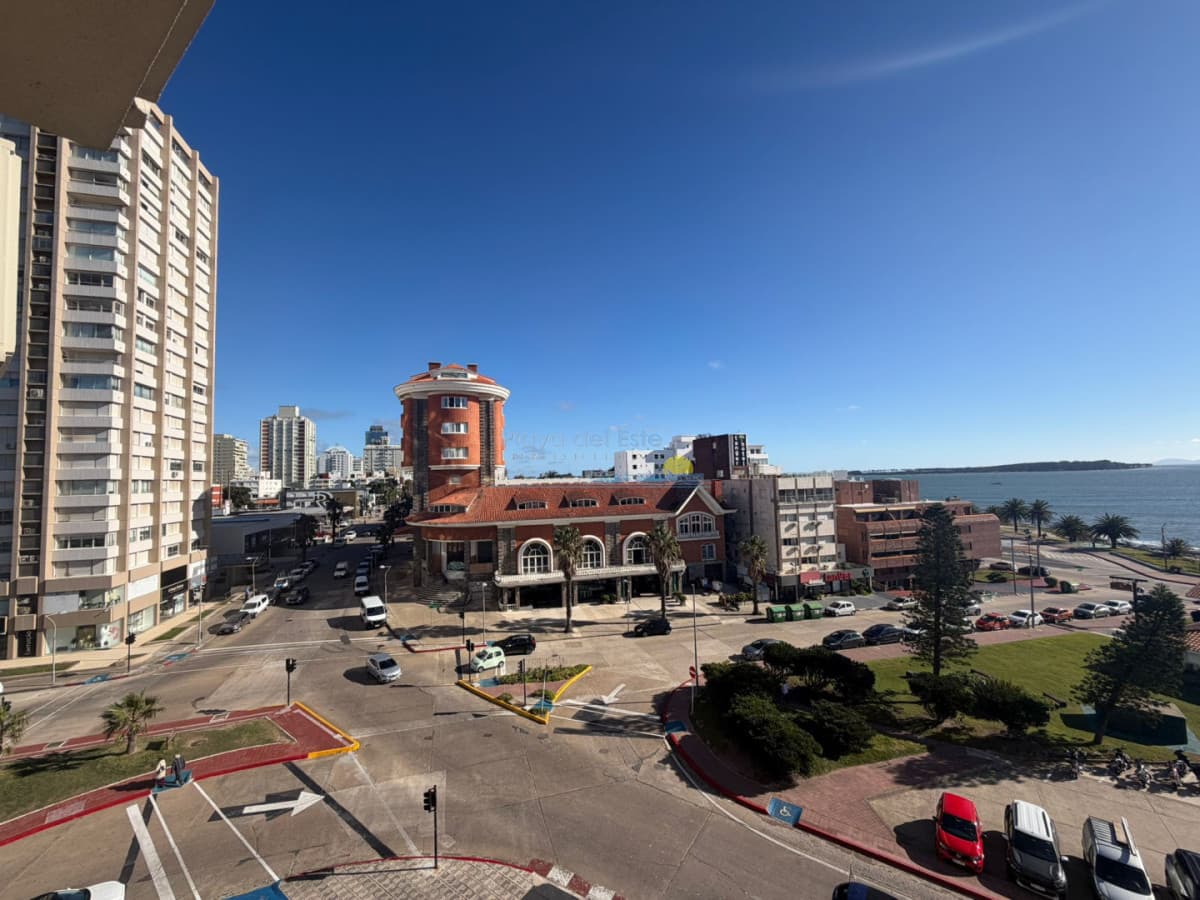 Apartamento de 4 dormitorio en alquiler anual  e invernal , Punta del este , Playa Mansa  - Inmobiliaria Playa del Este