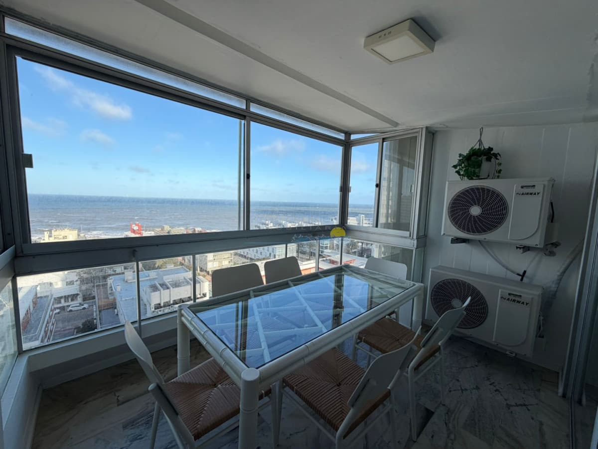 Apartamento de 3 dormitorios en alquiler temporal en Punta del este , Península , Gorlero  - Inmobiliaria Playa del Este