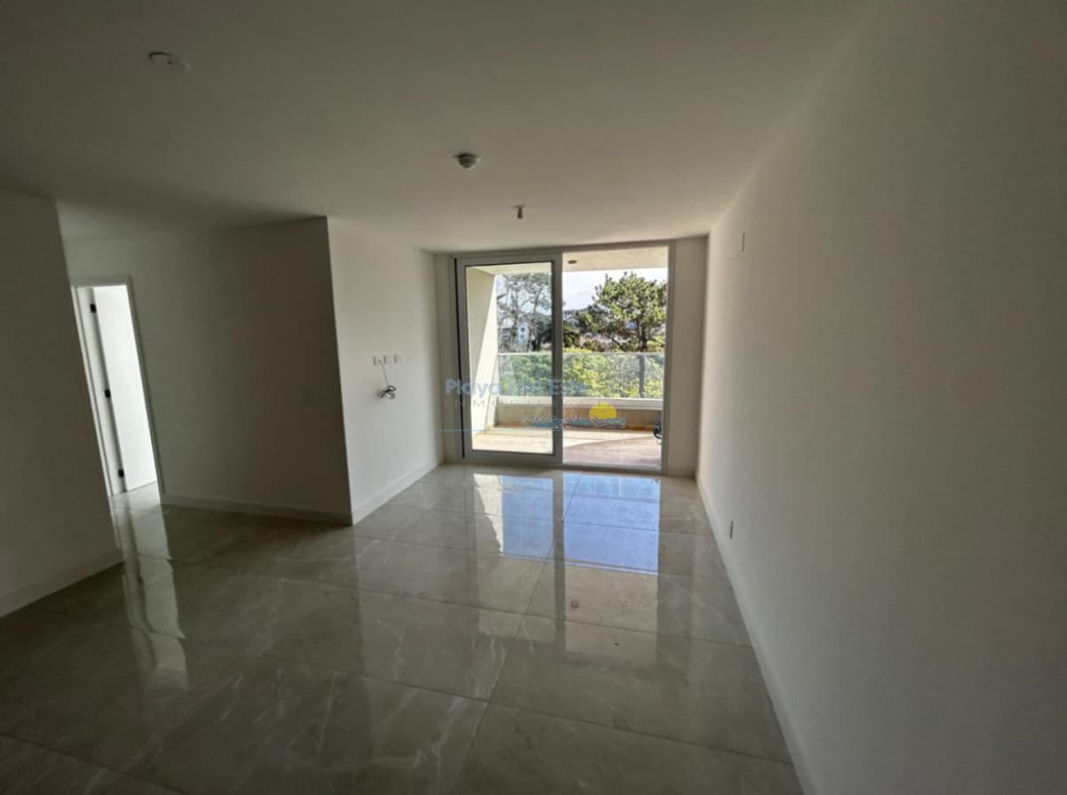 Apartamento en venta de 1 dormitorio y medio en Punta del este , playa brava  - Inmobiliaria Playa del Este