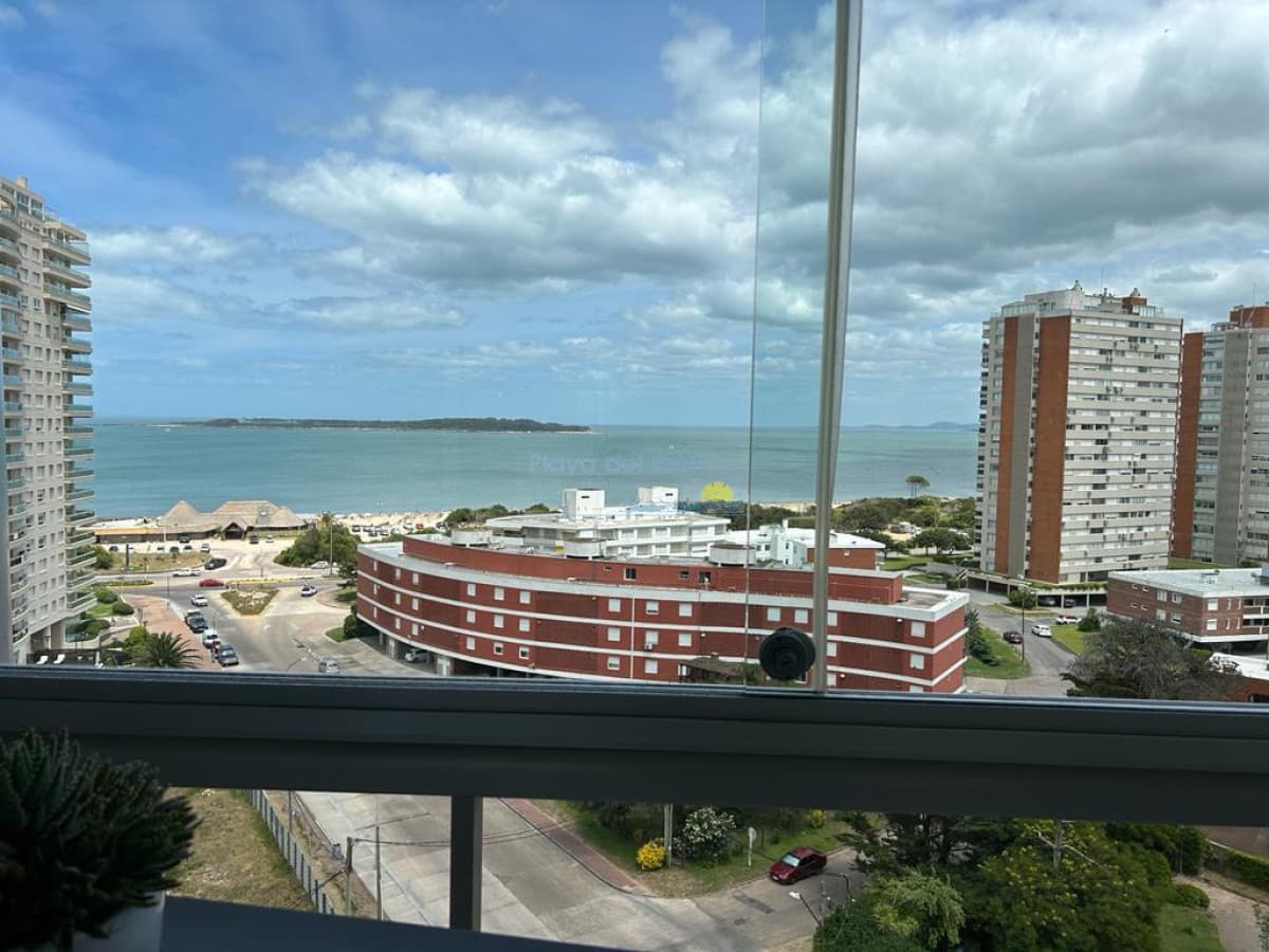 Apartamento en alquiler temporal de 3 dormitorios en Miami boulevard , Punta del este , Playa mansa  - Inmobiliaria Playa del Este