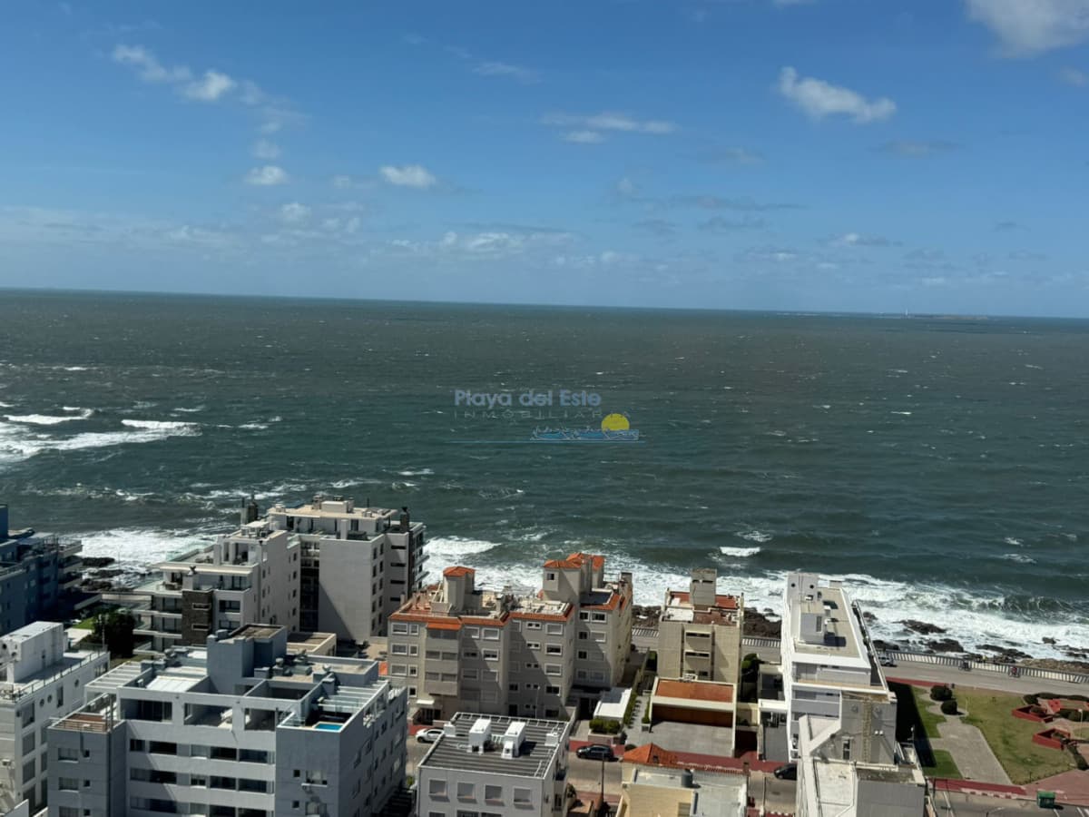 Apartamento en venta de 2 dormitorios y servicio en Torre Van Gogh , Península , Punta del este  - Inmobiliaria Playa del Este