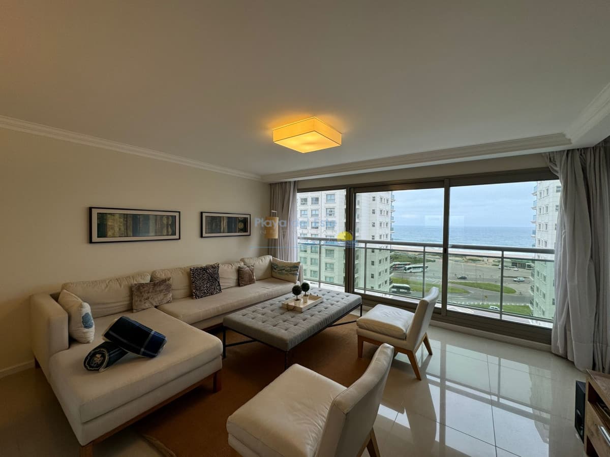 Apartamento en alquiler de temporada de 3 dormitorios en Torre Imperiale , Punta del este , Playa Brava  - Inmobiliaria Playa del Este