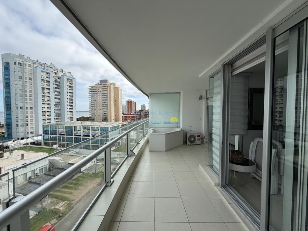Apartamento en venta de 2 dormitorios en Punta del este , Playa mansa  - Inmobiliaria Playa del Este