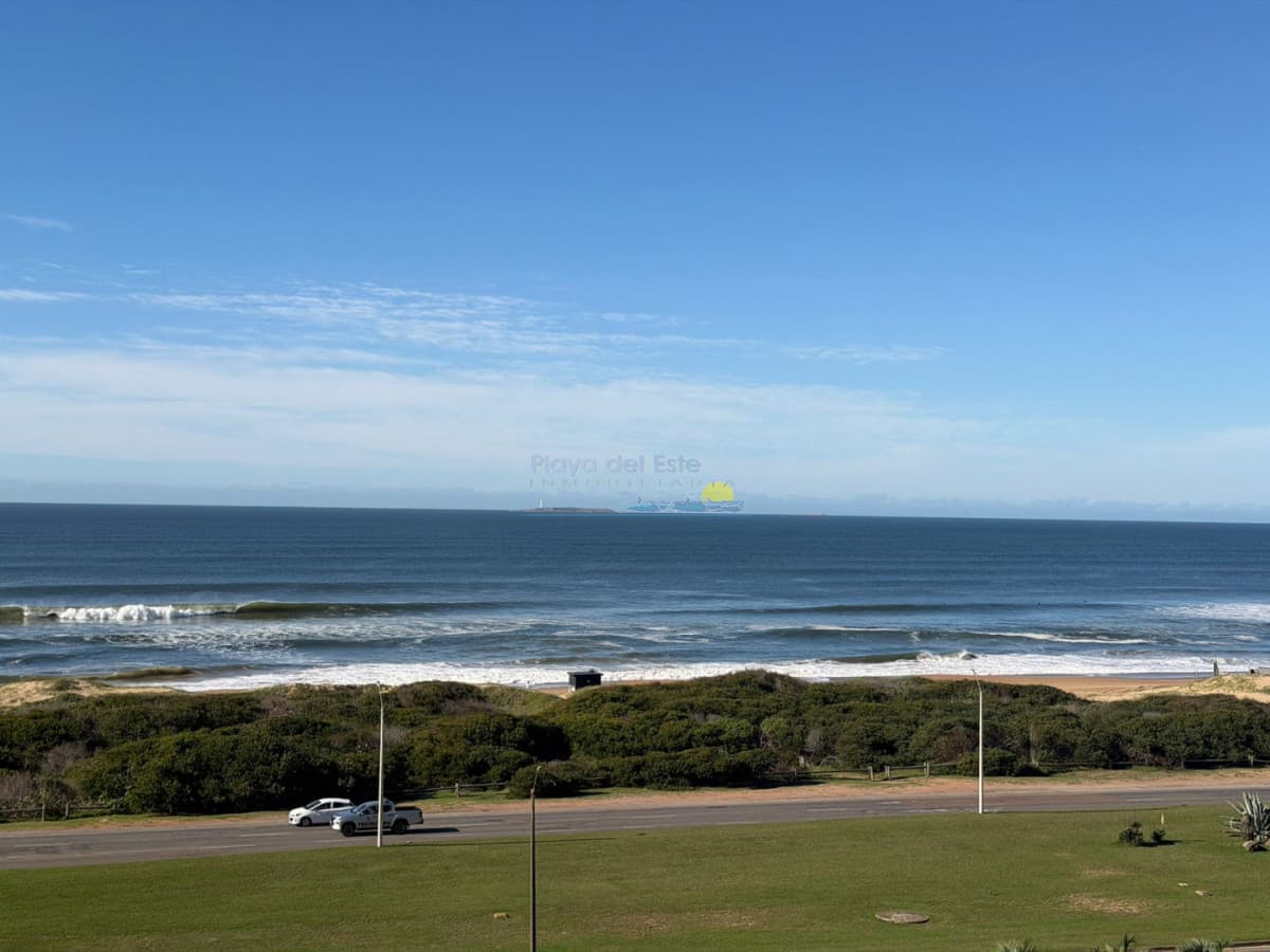 Apartamento en Venta de 2 dormitorios en Torre Trump , Punta del este , Playa brava  - Inmobiliaria Playa del Este