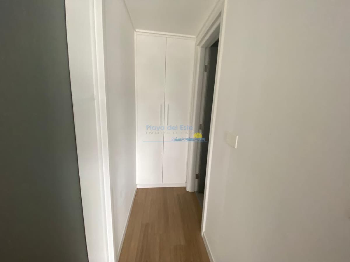Apartamento de 2 dormitorios en Alexander Boulevard , Punta del este , Playa Mansa  - Inmobiliaria Playa del Este