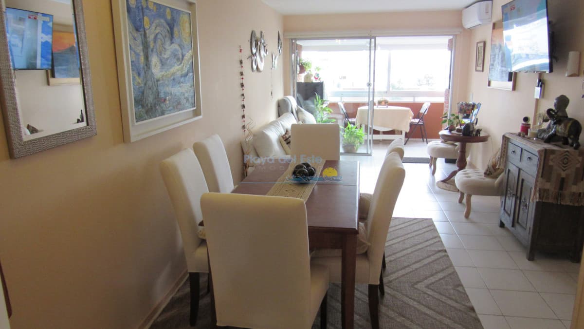 Apartamento de 2 dormitorios en venta Frente al mar , Punta del este . Playa Brava  - Inmobiliaria Playa del Este
