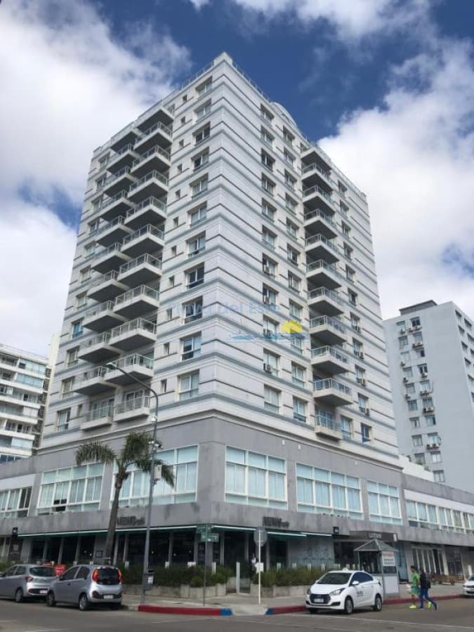 Apartamento en venta de 1 dormitorio en Torre Lux tower , Península , Punta del este  - Inmobiliaria Playa del Este
