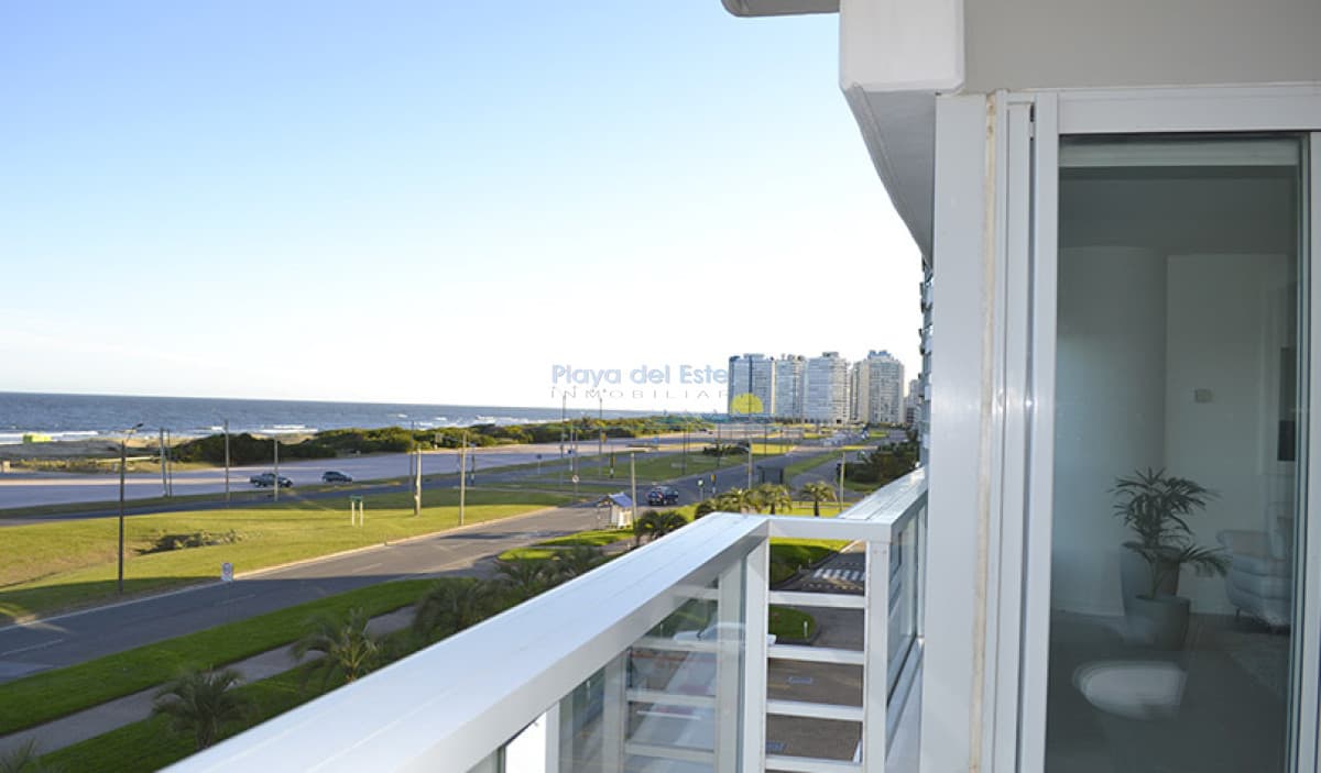 Apartamento de 2 Dormitorios en Torre Le Parc , Playa Brava , Punta del este  - Inmobiliaria Playa del Este