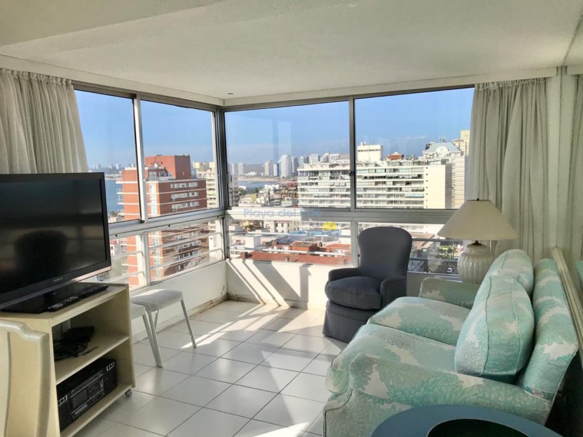 Apartamento de 3 dormitorios en Torre Verona , península , Punta del este  - Inmobiliaria Playa del Este