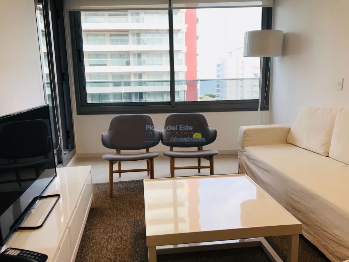 BRAVA A METROS DEL MAR  - Inmobiliaria Playa del Este