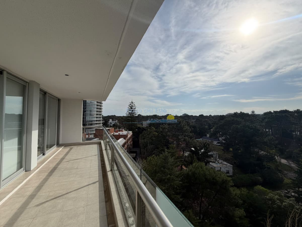 Apartamento en venta de 2 dormitorios a pasos de Punta Shopping , Punta del este  - Inmobiliaria Playa del Este