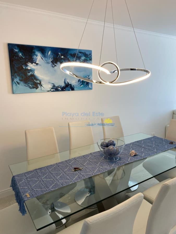 Apartamento en alquiler temporal  de 2 dormitorios en Edificio Miami Bouelvard , Punta del este , Playa mansa  - Inmobiliaria Playa del Este