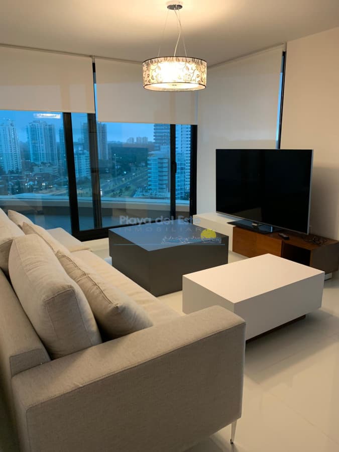 Apartamento de 3 dormitorios en edificio Art Tower , Punta del este  - Inmobiliaria Playa del Este