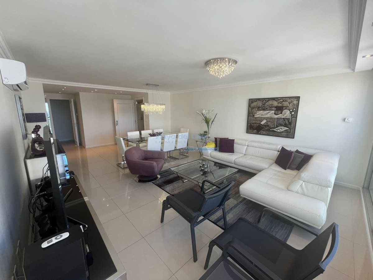 Apartamento en Venta de 3 dormitorios en Punta del este , Torre imperiale , Playa Brava  - Inmobiliaria Playa del Este