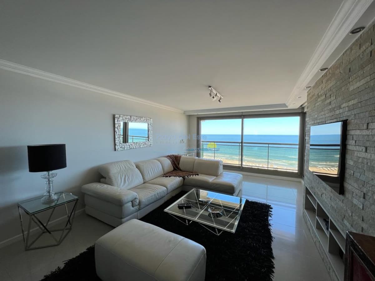 Apartamento de 3 dormitorios en Torre Imperiale , Punta del este  - Inmobiliaria Playa del Este