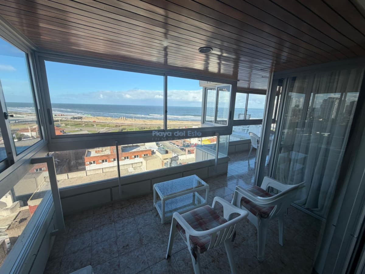 Apartamento de 3 dormitorios en alquiler anual e invernal , Punta del este  - Inmobiliaria Playa del Este
