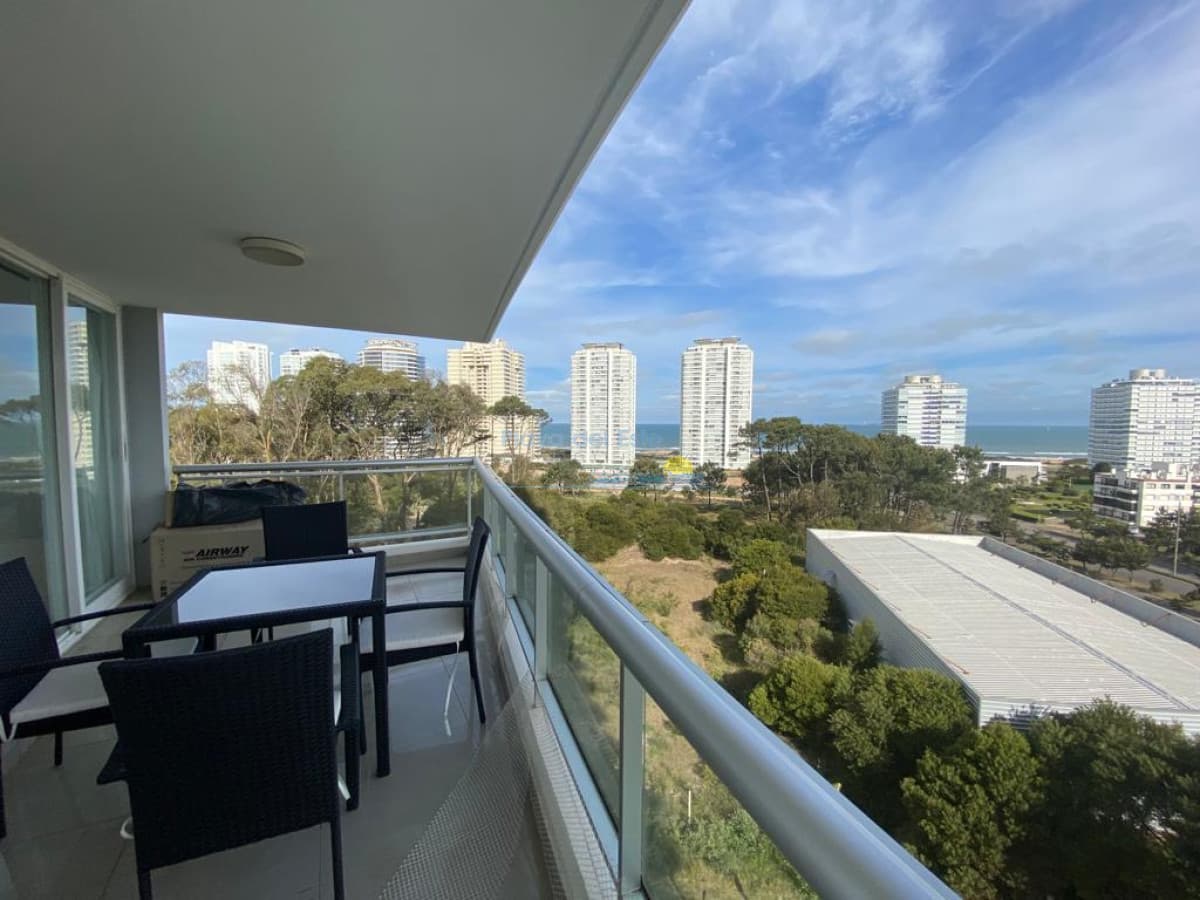 Apartamento de 2 dormitorios en alquiler temporal en Torre One , Punta del este , Playa Brava  - Inmobiliaria Playa del Este