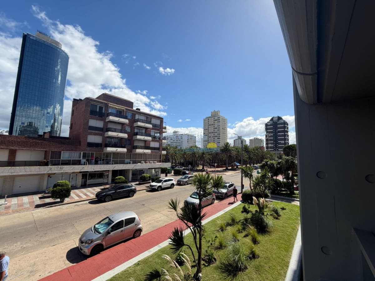 Apartamento en venta de 2 dormitorios en Península , Punta del este  - Inmobiliaria Playa del Este