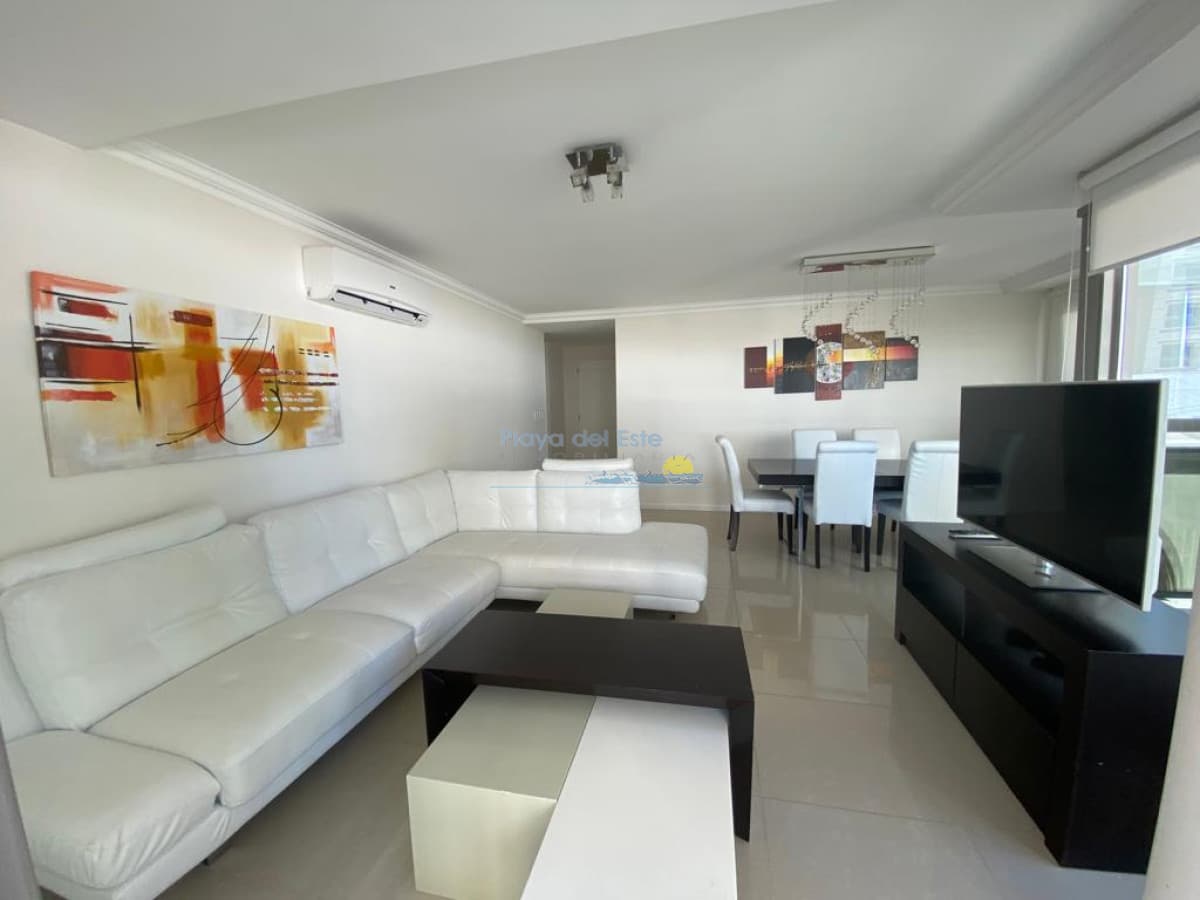 Apartamento en Alquiler de 2 dormitorios en Punta del este . Playa Brava , Torre Imperiale  - Inmobiliaria Playa del Este