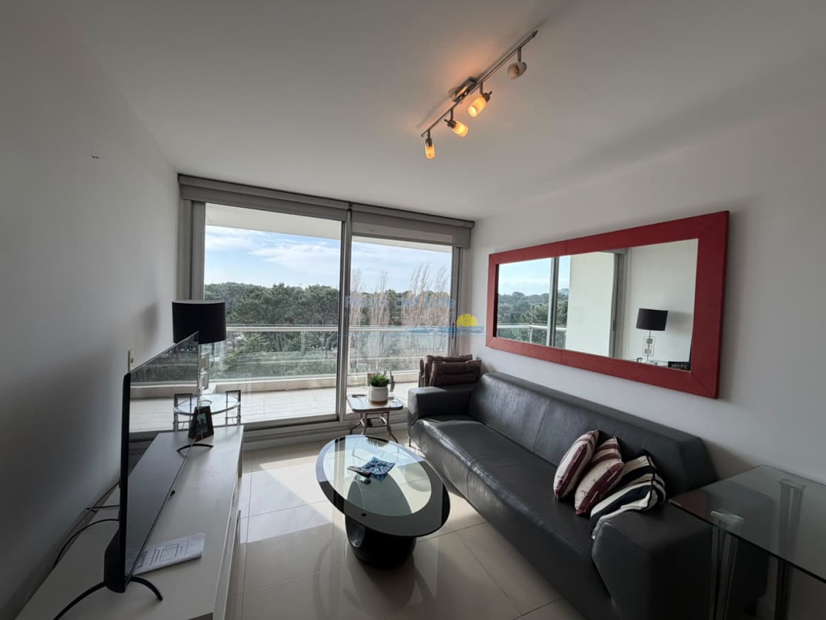 Apartamento en venta de 2 dormitorios a pasos de Punta Shopping , Punta del este  - Inmobiliaria Playa del Este